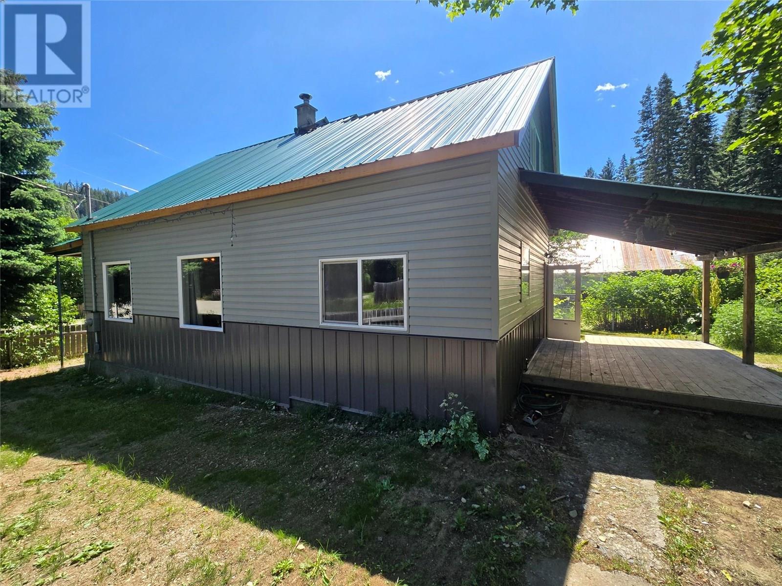 Photo 9 of 303 Fir Street, Ymir BC