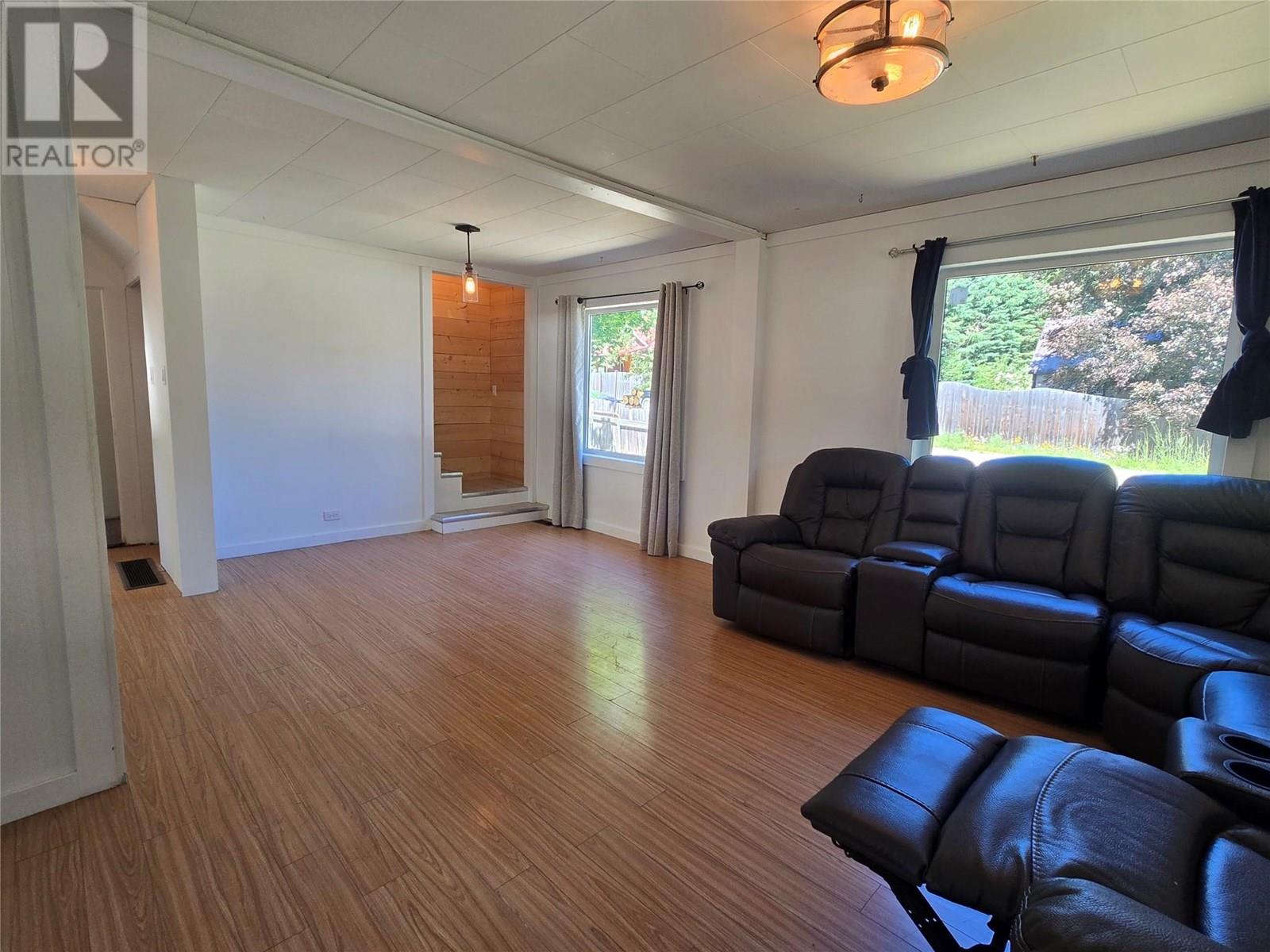 Photo 7 of 303 Fir Street, Ymir BC
