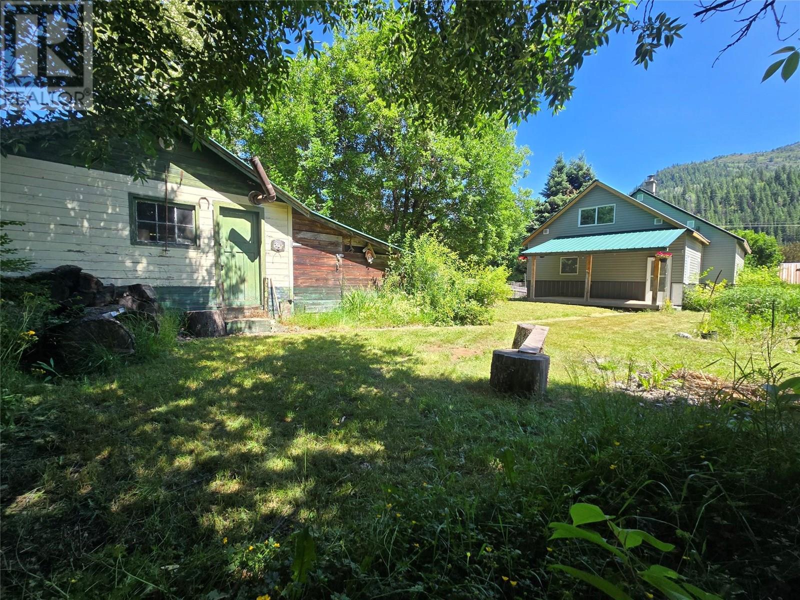 Photo 10 of 303 Fir Street, Ymir BC