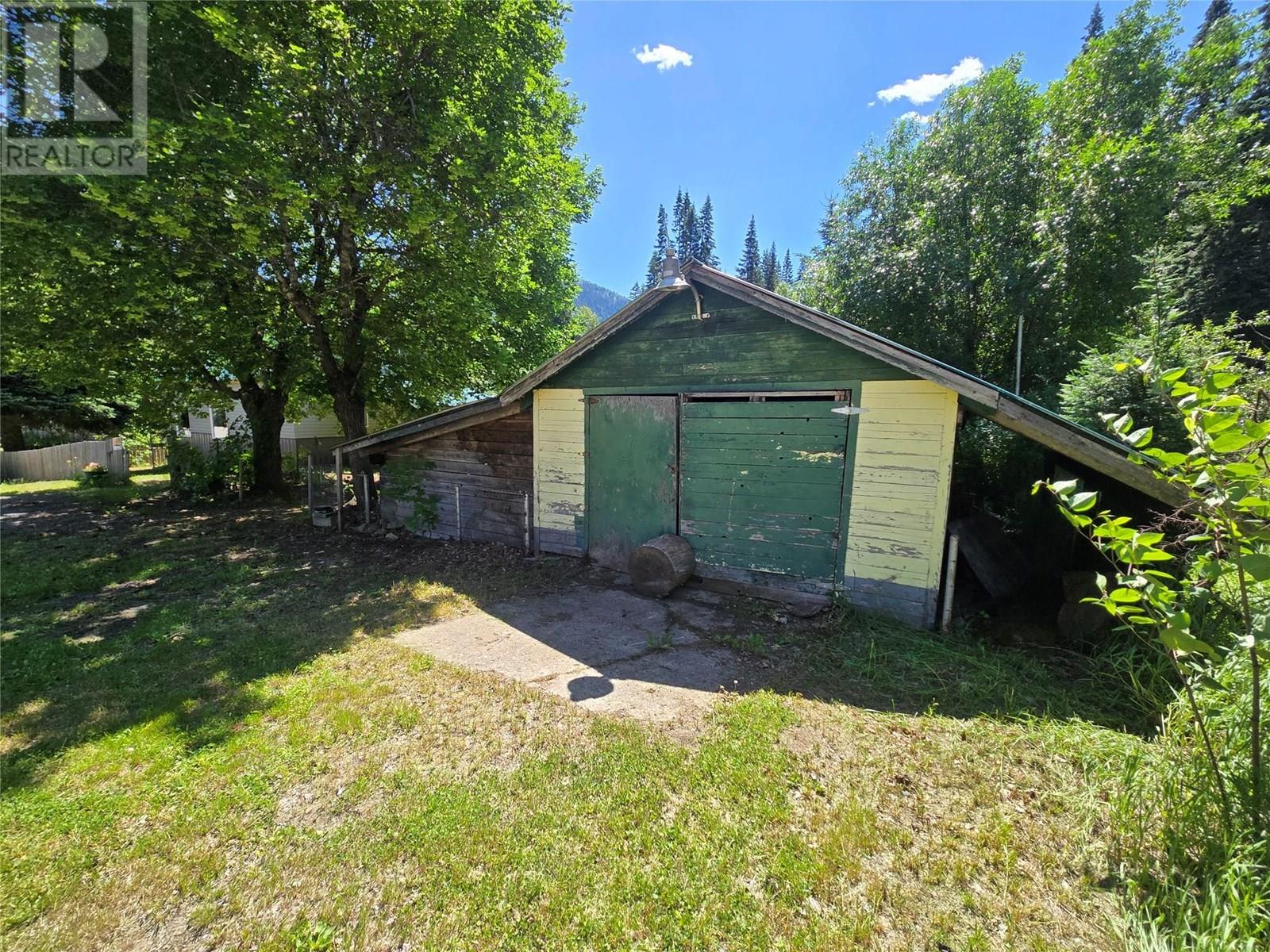 Photo 29 of 303 Fir Street, Ymir BC