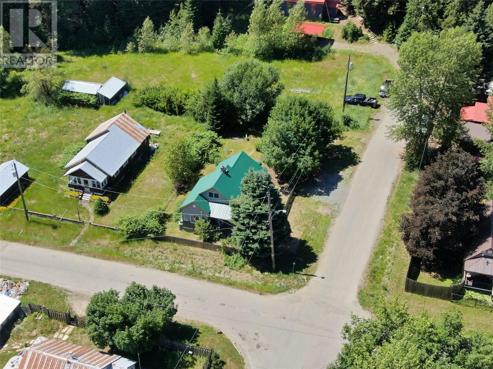 Photo 30 of 303 Fir Street, Ymir BC