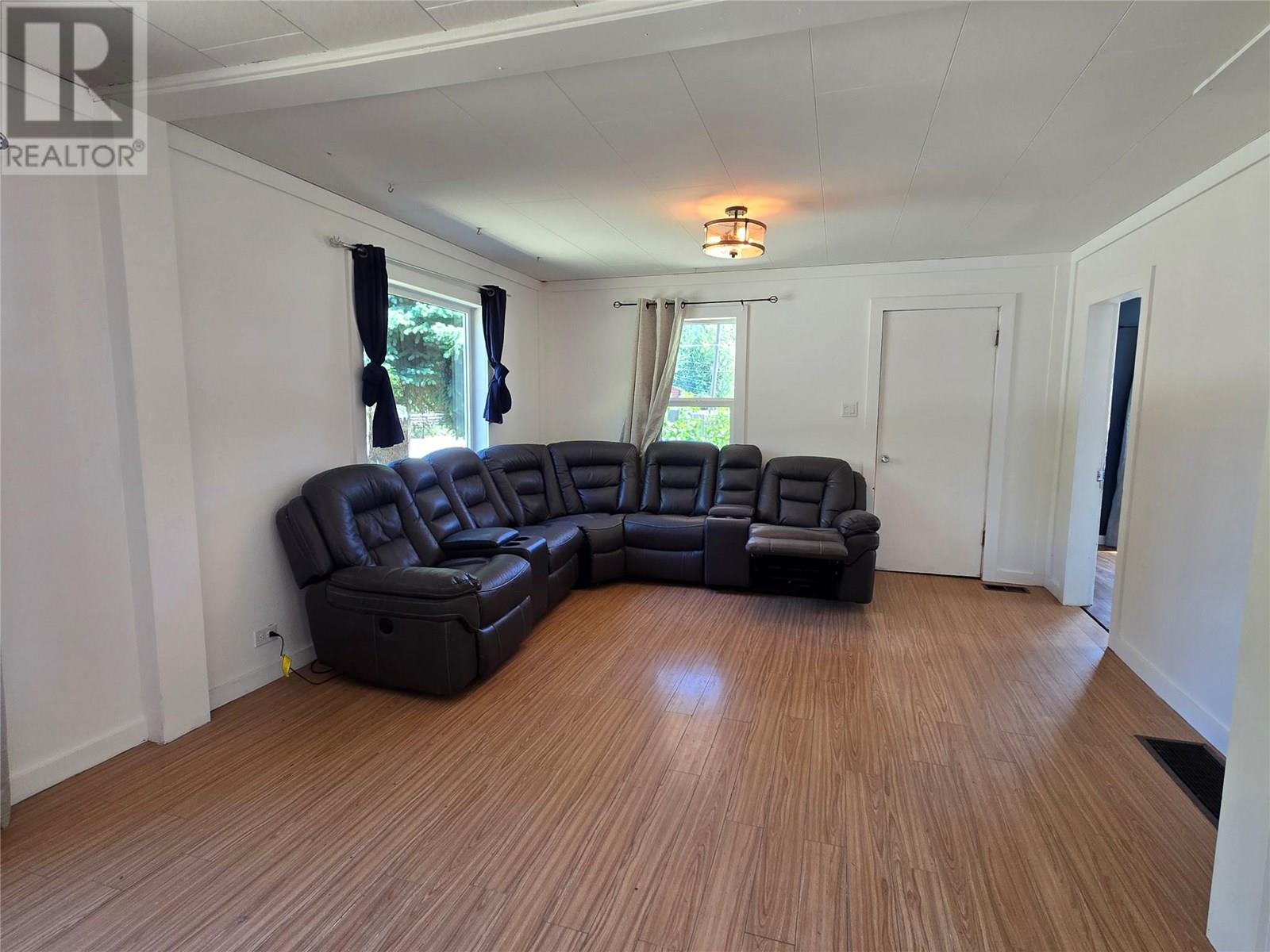 Photo 11 of 303 Fir Street, Ymir BC