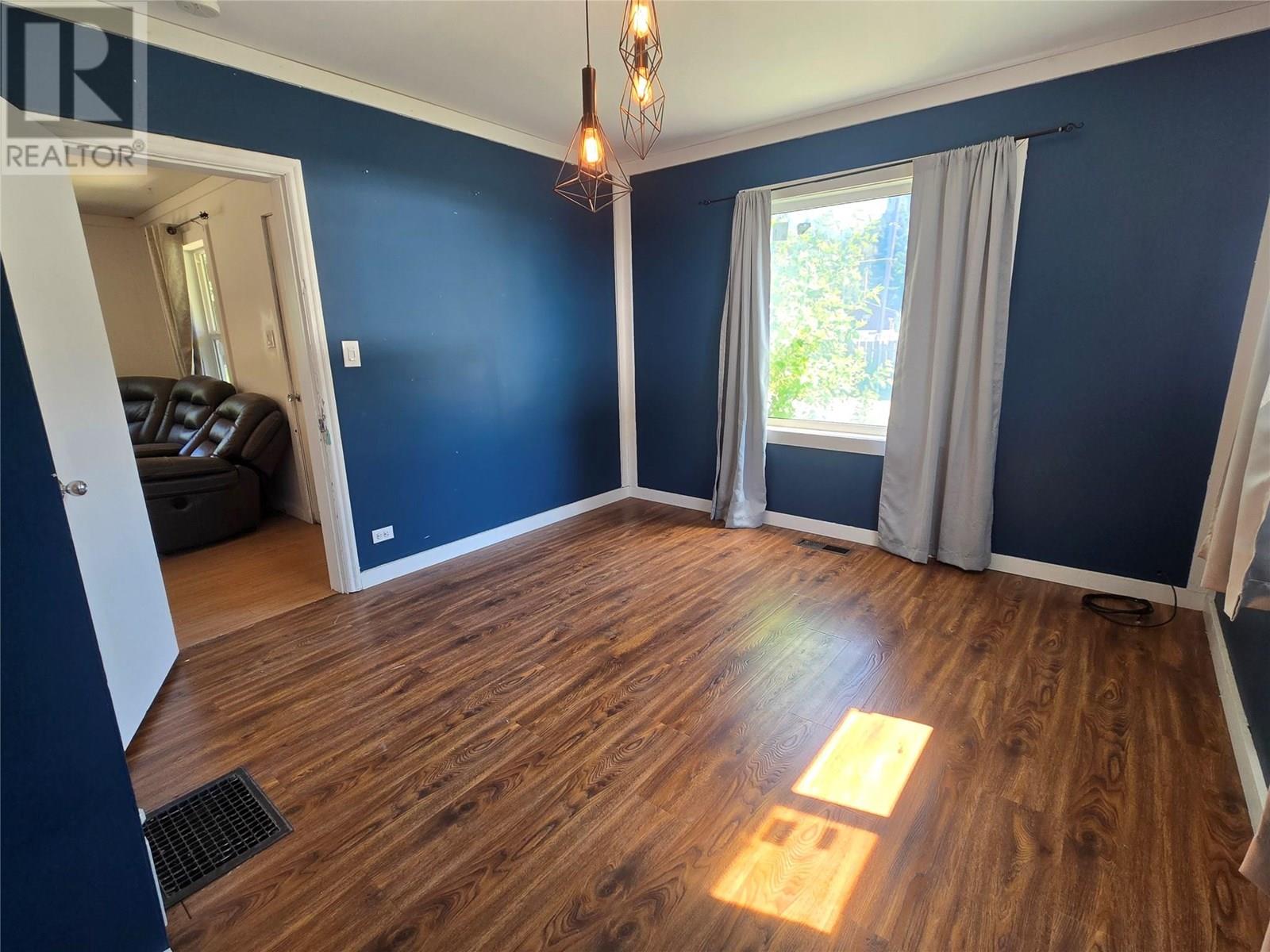 Photo 6 of 303 Fir Street, Ymir BC