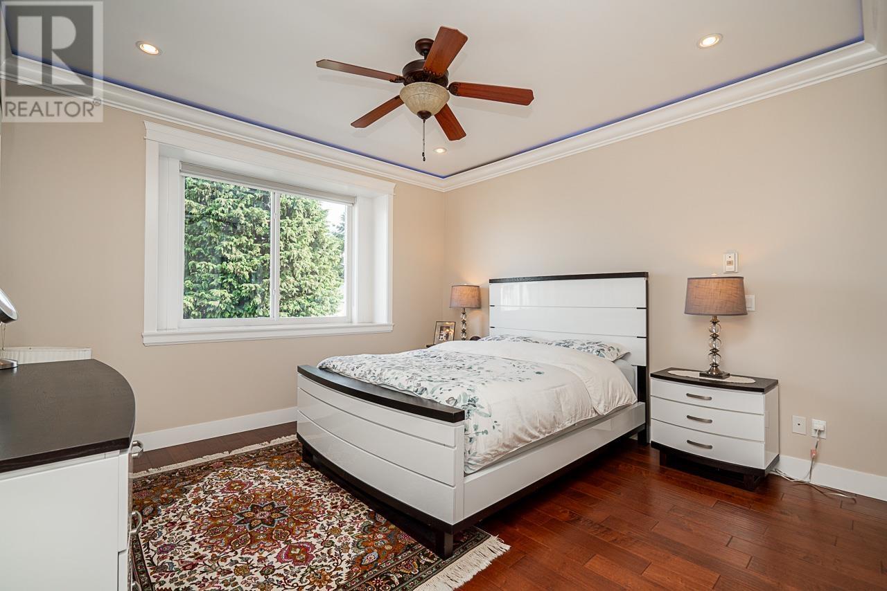 Photo 10 of 7568 19th Avenue, Burnaby BC