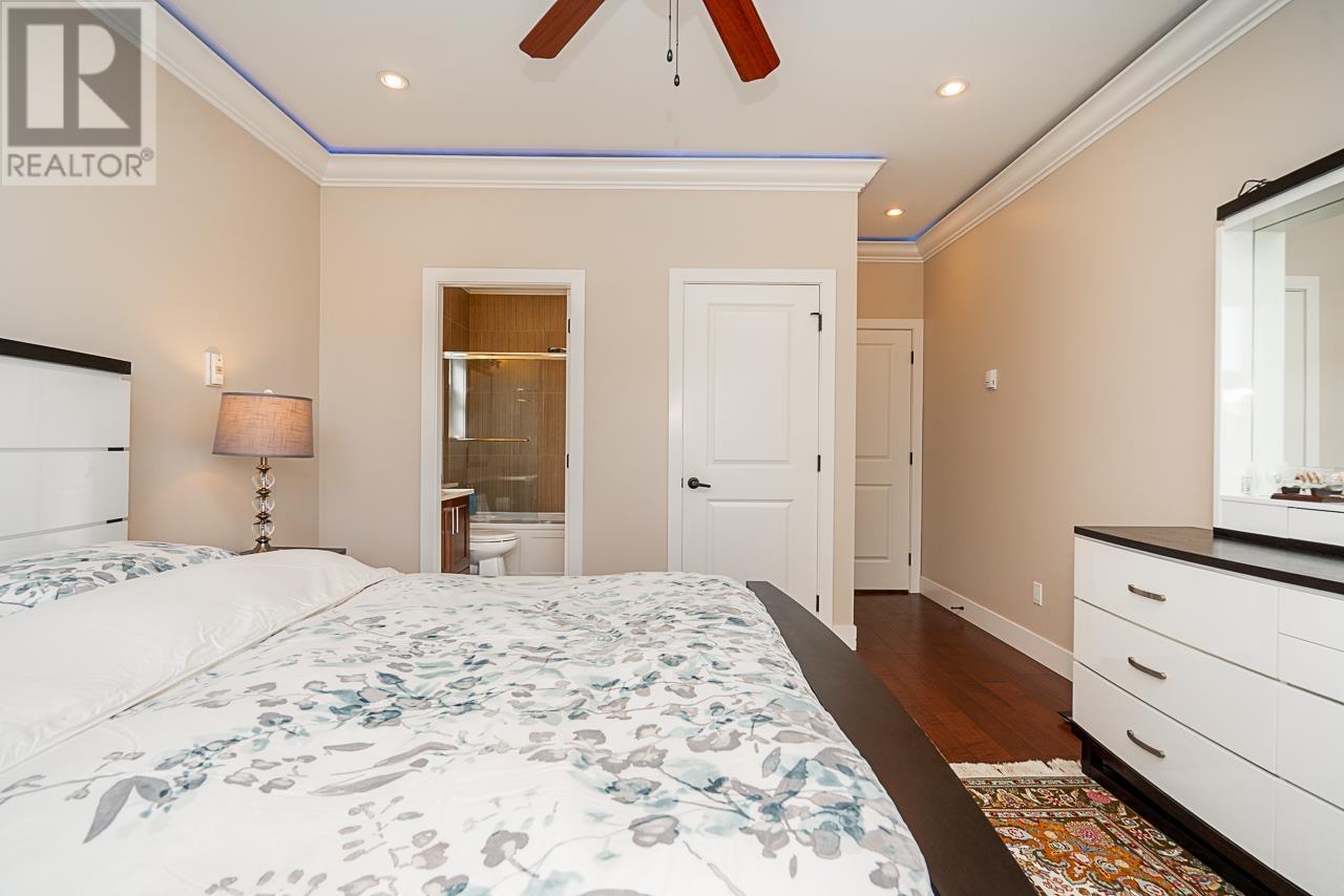 Photo 18 of 7568 19th Avenue, Burnaby BC