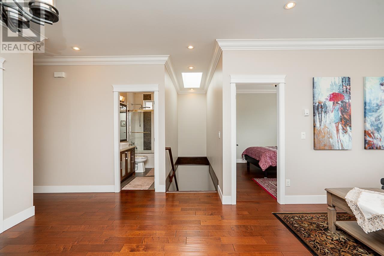 Photo 1 of 7568 19th Avenue, Burnaby BC