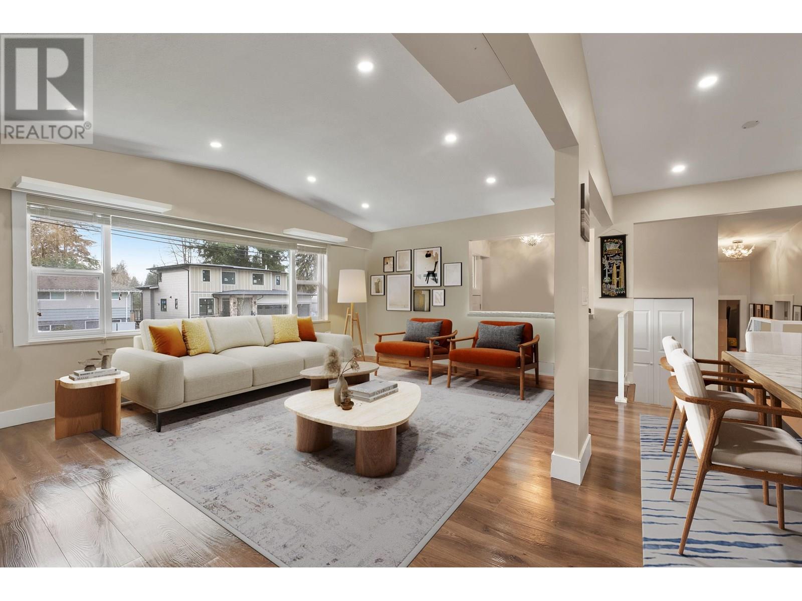 Photo 9 of 12042 York Street, Maple Ridge BC