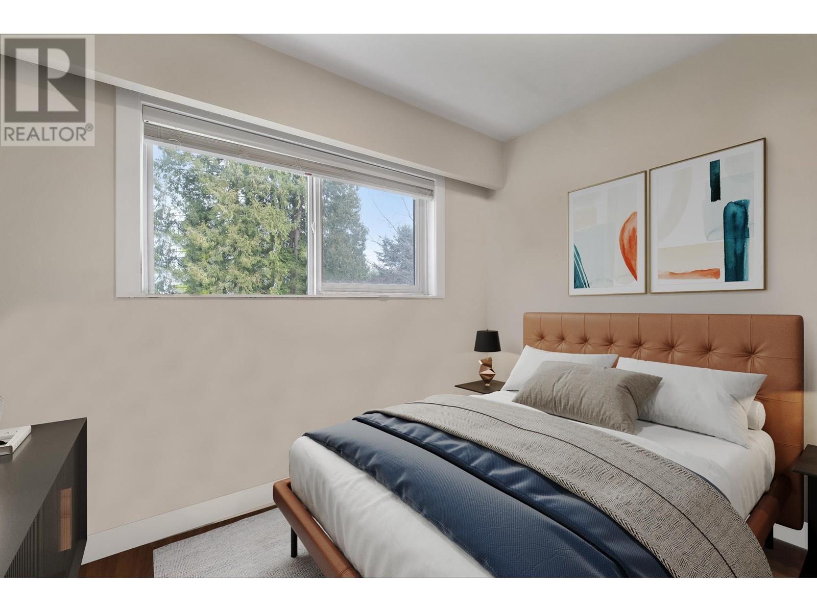 Photo 8 of 12042 York Street, Maple Ridge BC