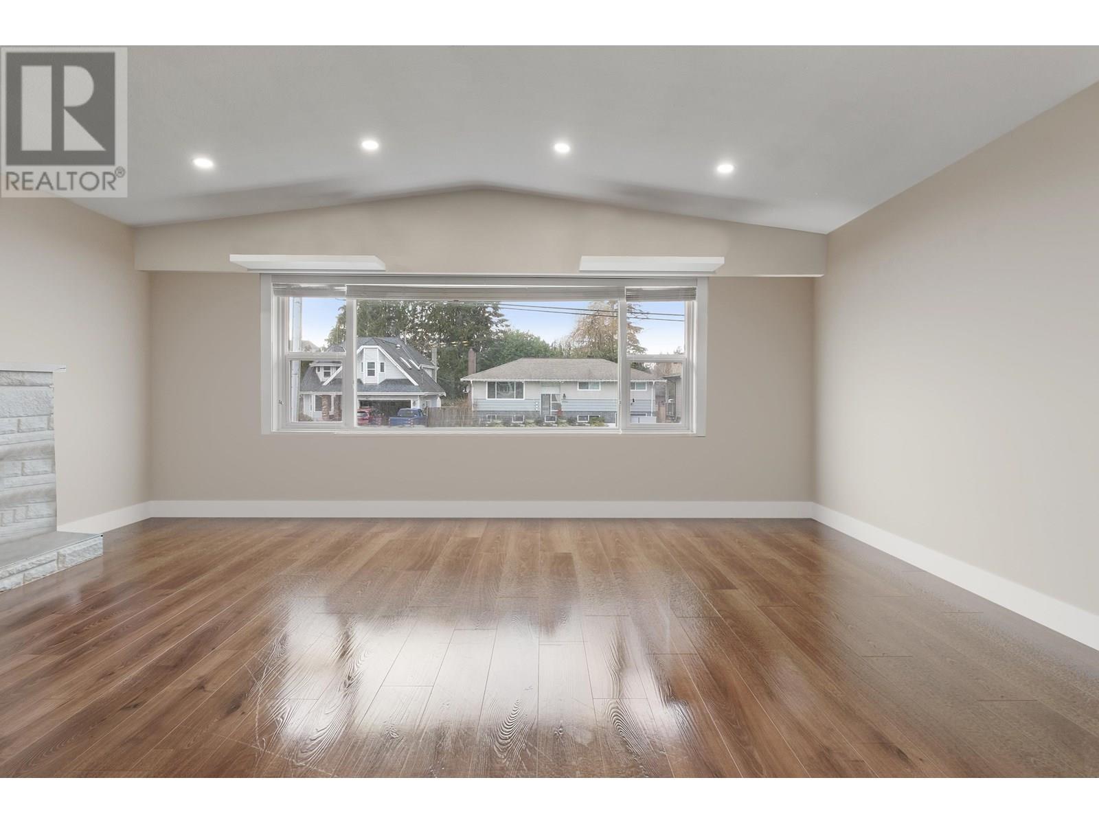 Photo 12 of 12042 York Street, Maple Ridge BC