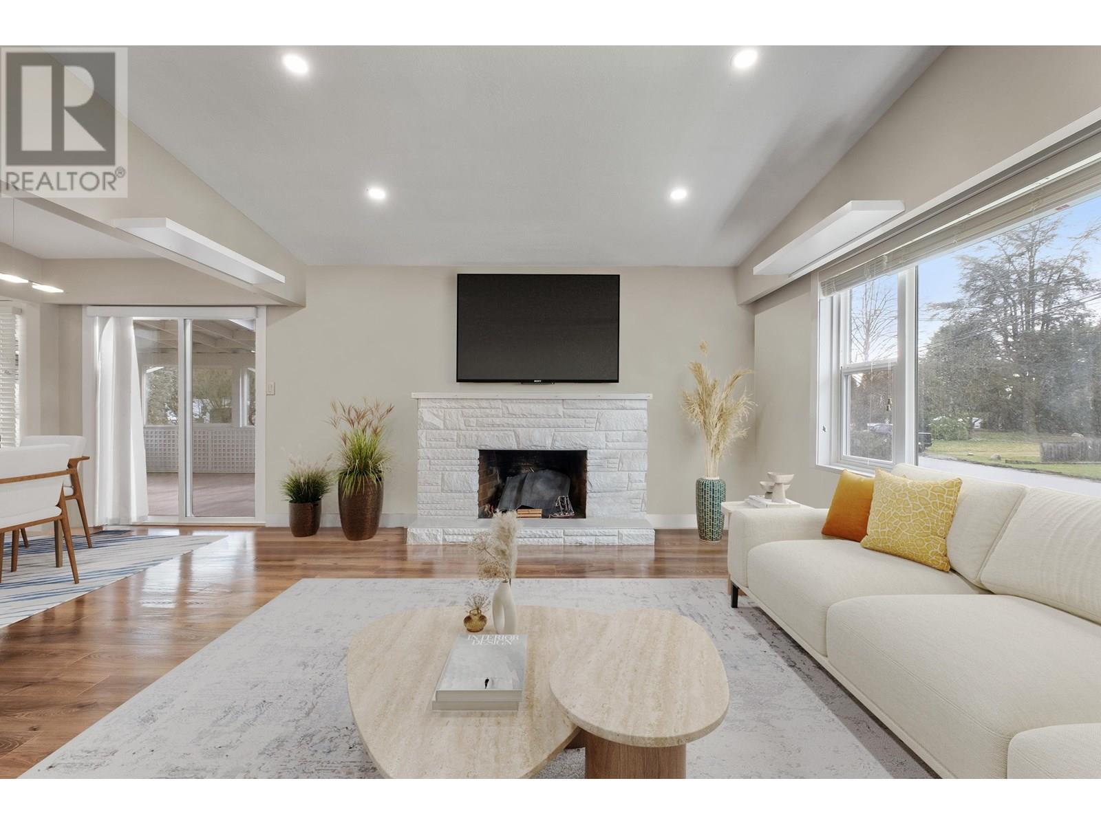 Photo 1 of 12042 York Street, Maple Ridge BC