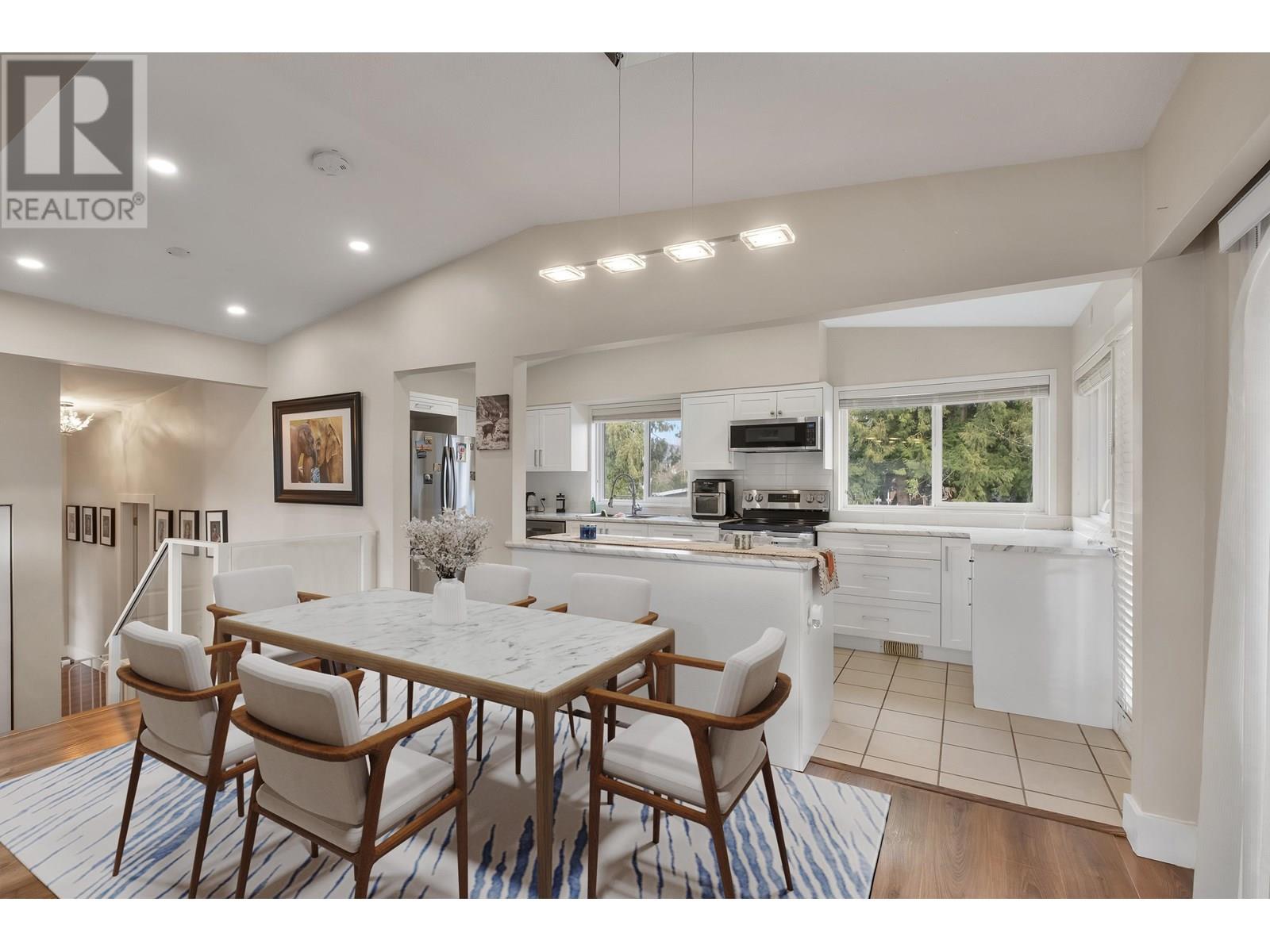 Photo 2 of 12042 York Street, Maple Ridge BC