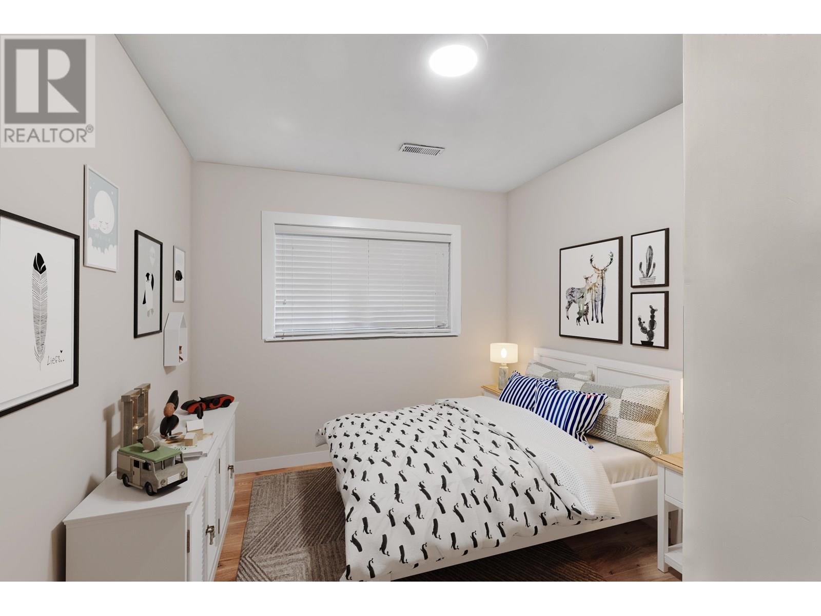 Photo 10 of 12042 York Street, Maple Ridge BC