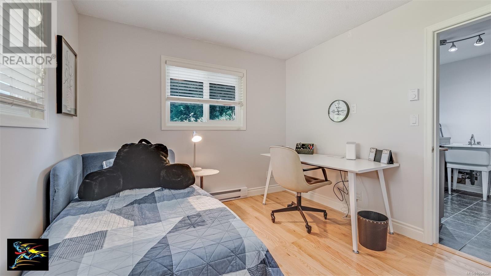 Single Family House Westcoast for Sale in  Strom Ness Pl Saanich 