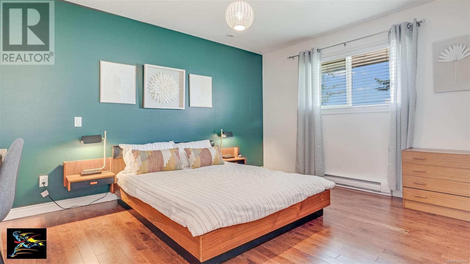 Single Family House Westcoast for Sale in  Strom Ness Pl Saanich 