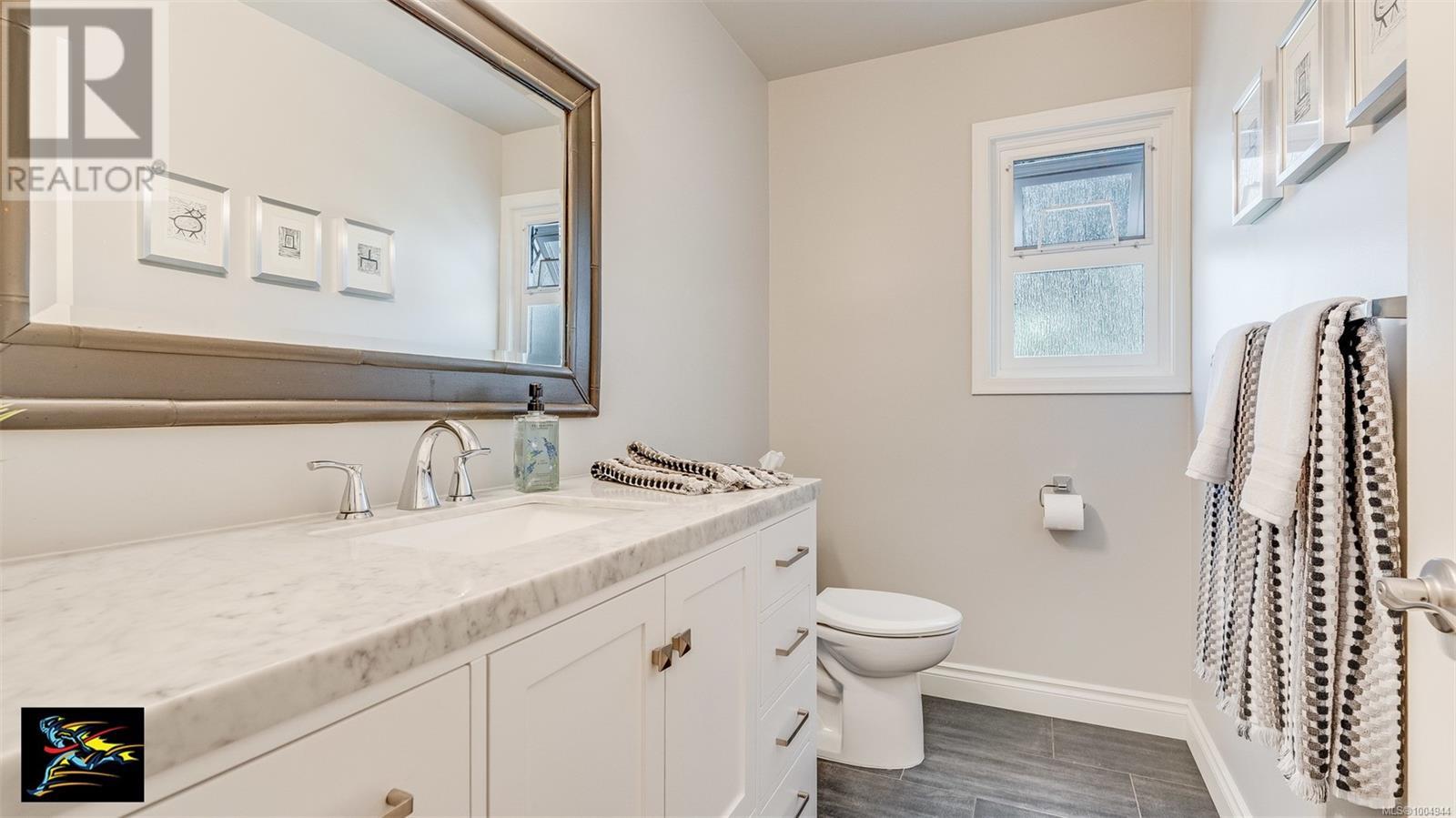 Single Family House Westcoast for Sale in  Strom Ness Pl Saanich 