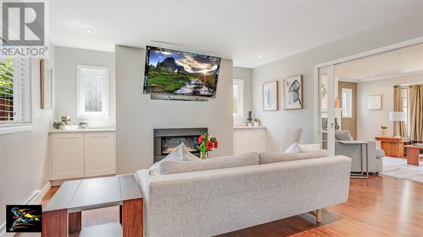 Single Family House Westcoast for Sale in  Strom Ness Pl Saanich 
