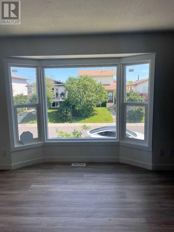 Single Family House Bi-level for Sale in  Whitworth Way NE Whitehorn Calgary 