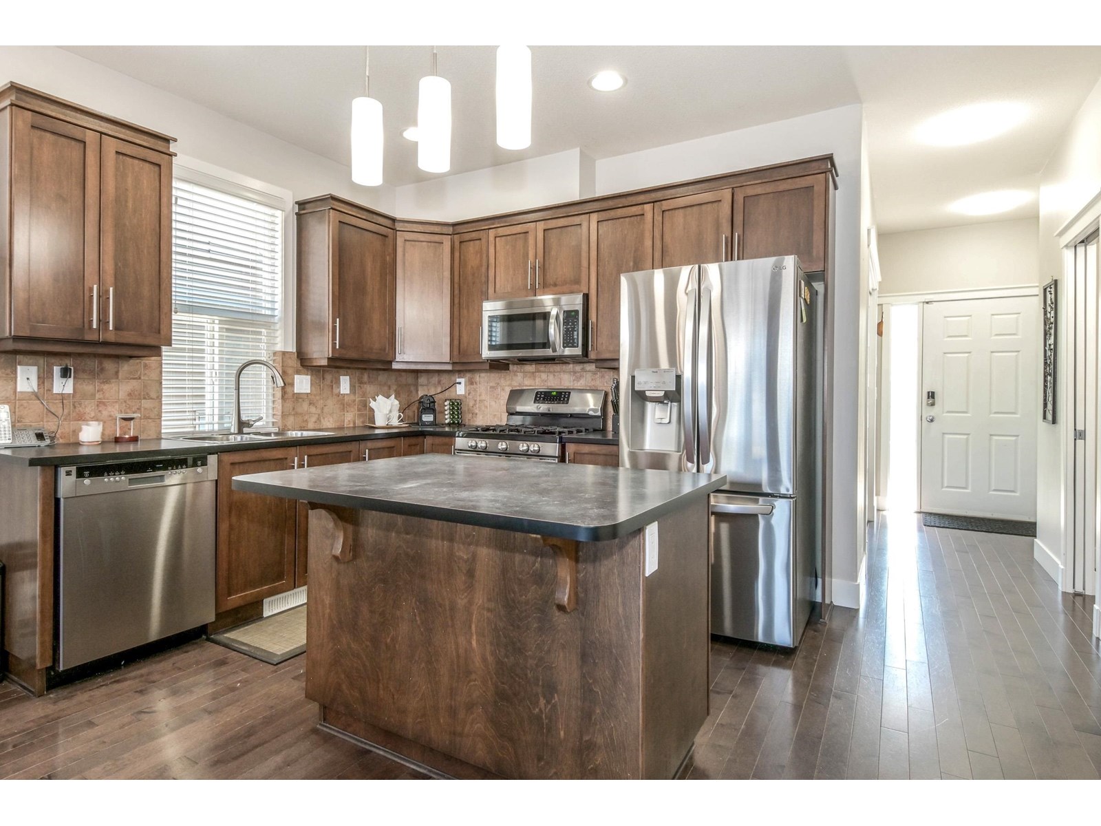 Photo 8 of 16587 60 Avenue, Surrey BC