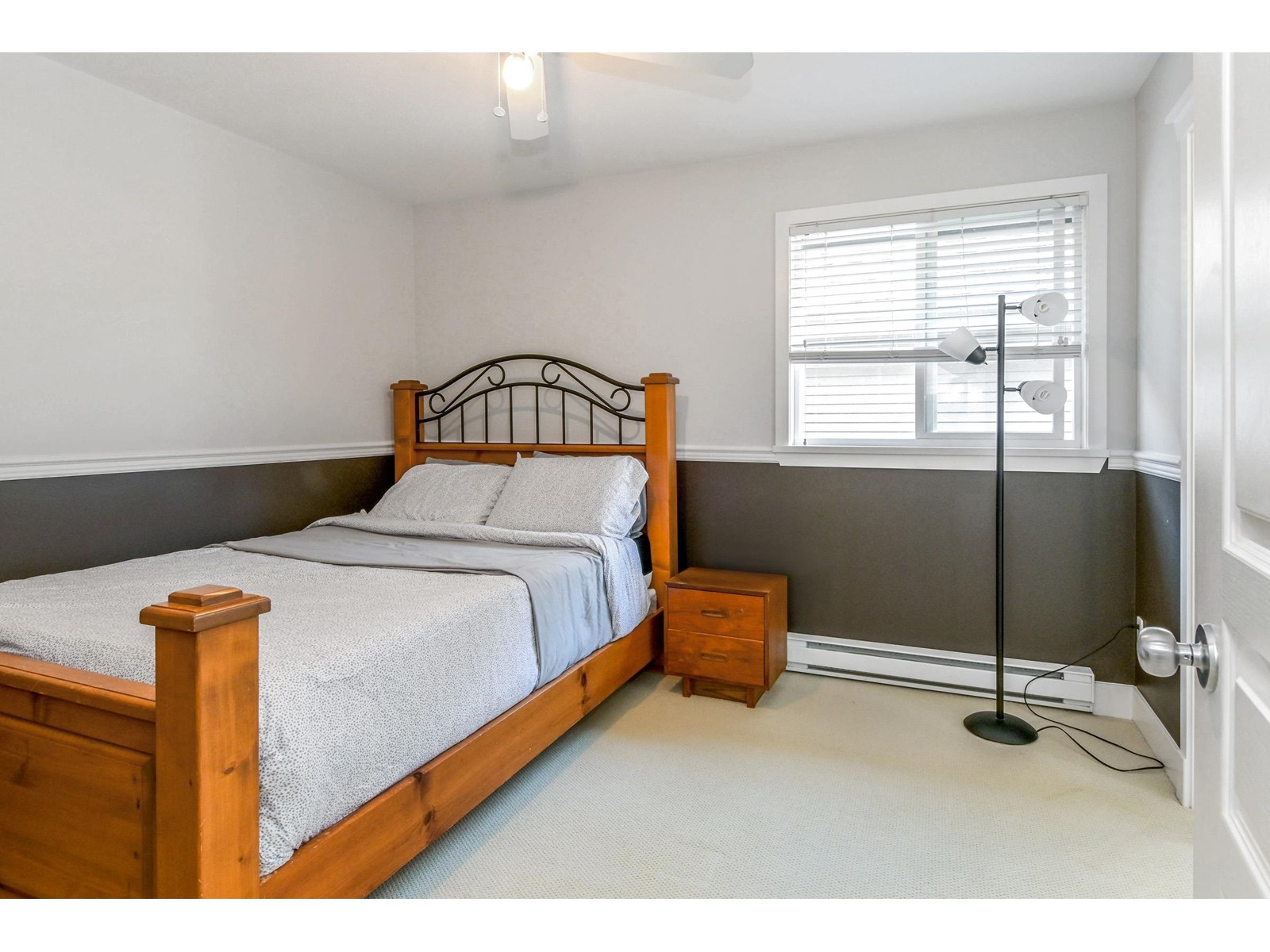 Photo 20 of 16587 60 Avenue, Surrey BC