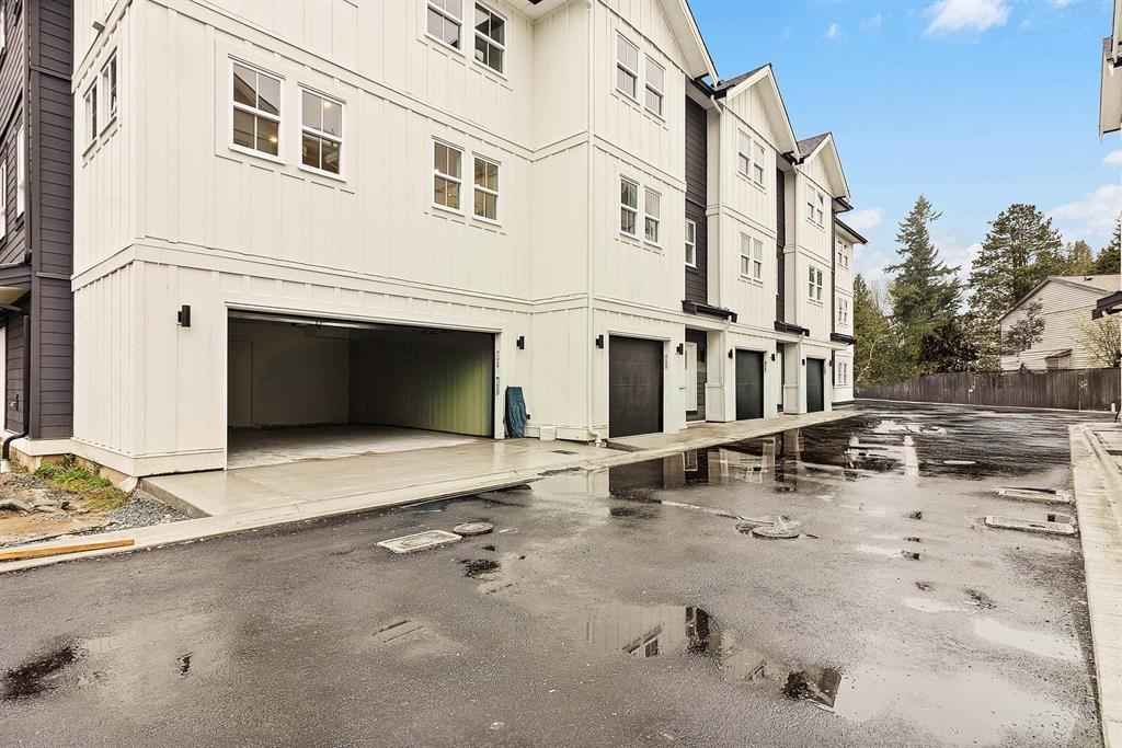 Photo 20 of 2 2360 Crescent Way, Abbotsford BC