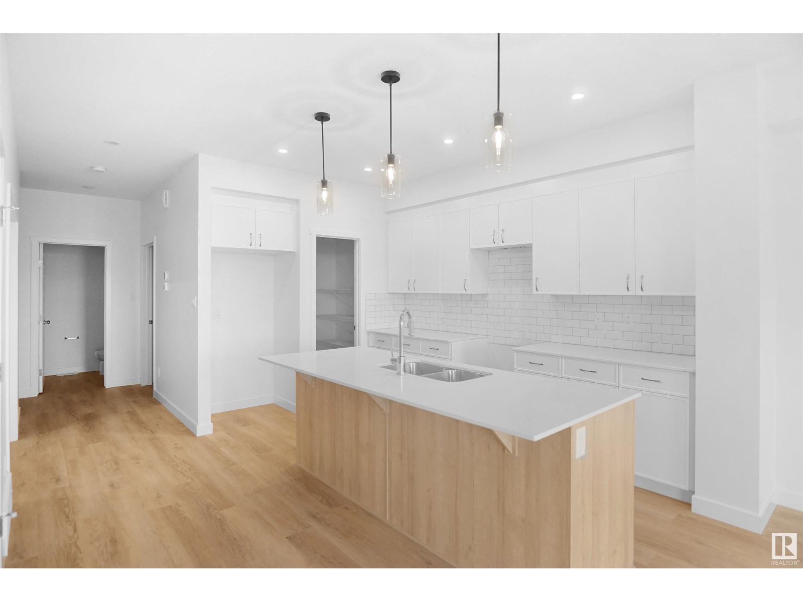 Photo 12 of 1531 11 Av Nw, Edmonton AB