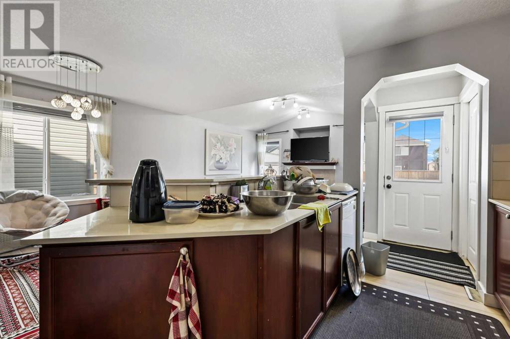Single Family House for Sale in  Saddlebrook Drive NE Saddle Ridge Calgary 