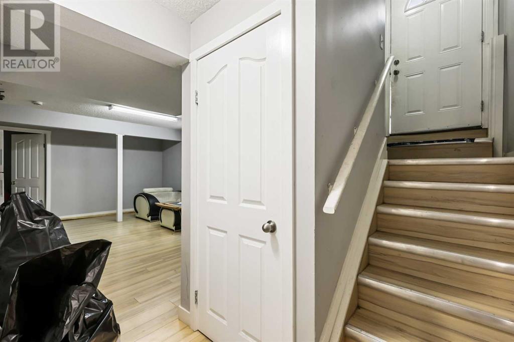 Single Family House for Sale in  Saddlebrook Drive NE Saddle Ridge Calgary 