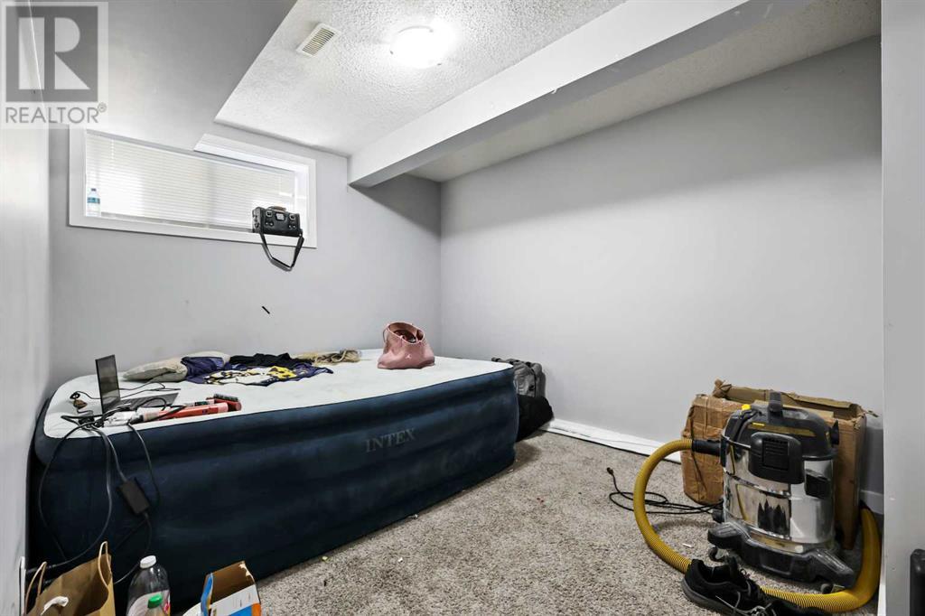 Single Family House for Sale in  Saddlebrook Drive NE Saddle Ridge Calgary 
