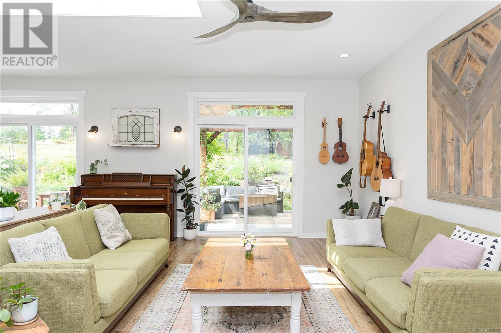 Photo 8 of 2175 Waring Rd, Nanaimo BC