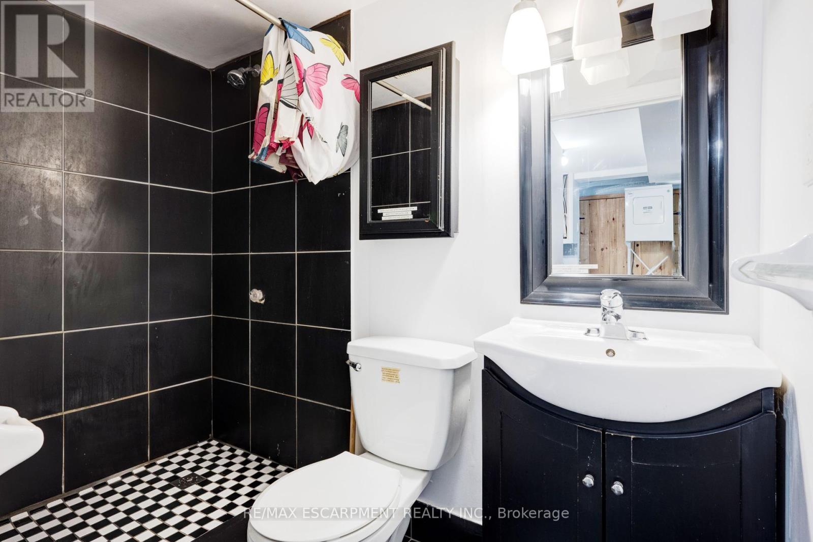 Photo 5 of 61 Clarence Street, Brampton ON