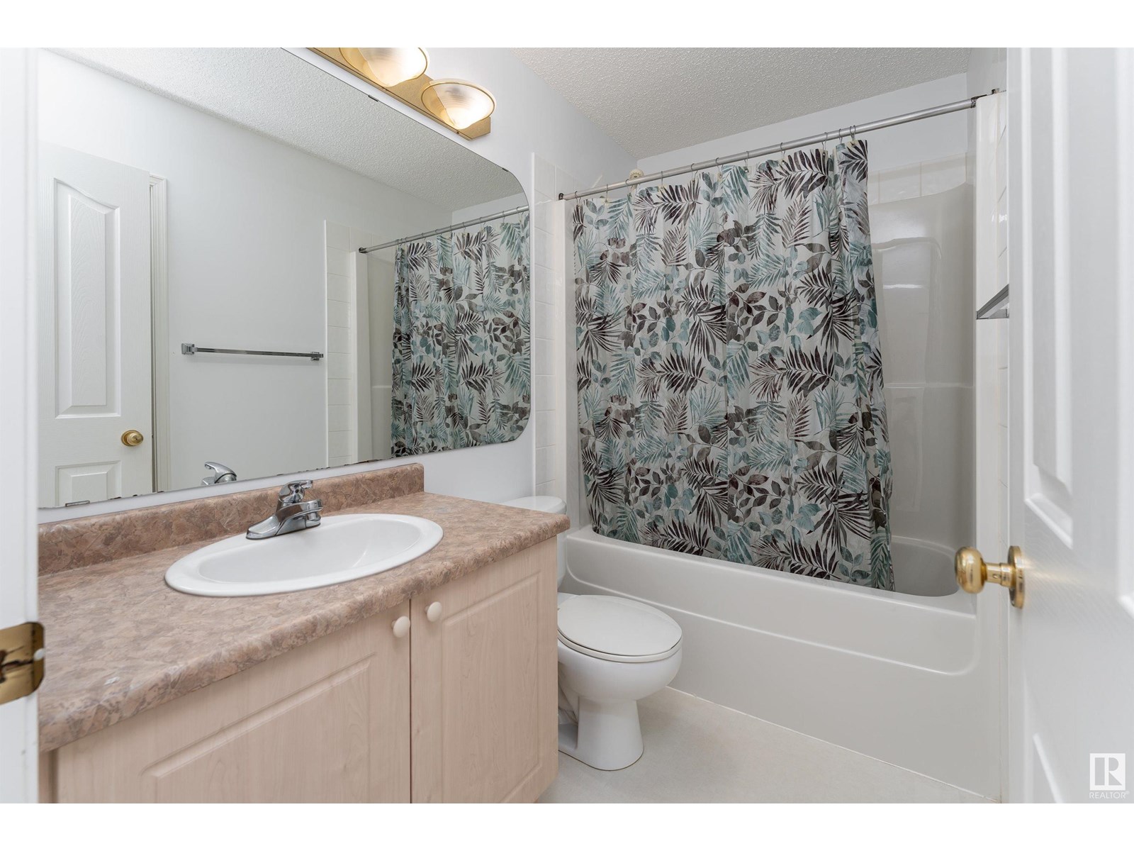 Photo 18 of 1027 Graham Co Nw, Edmonton AB