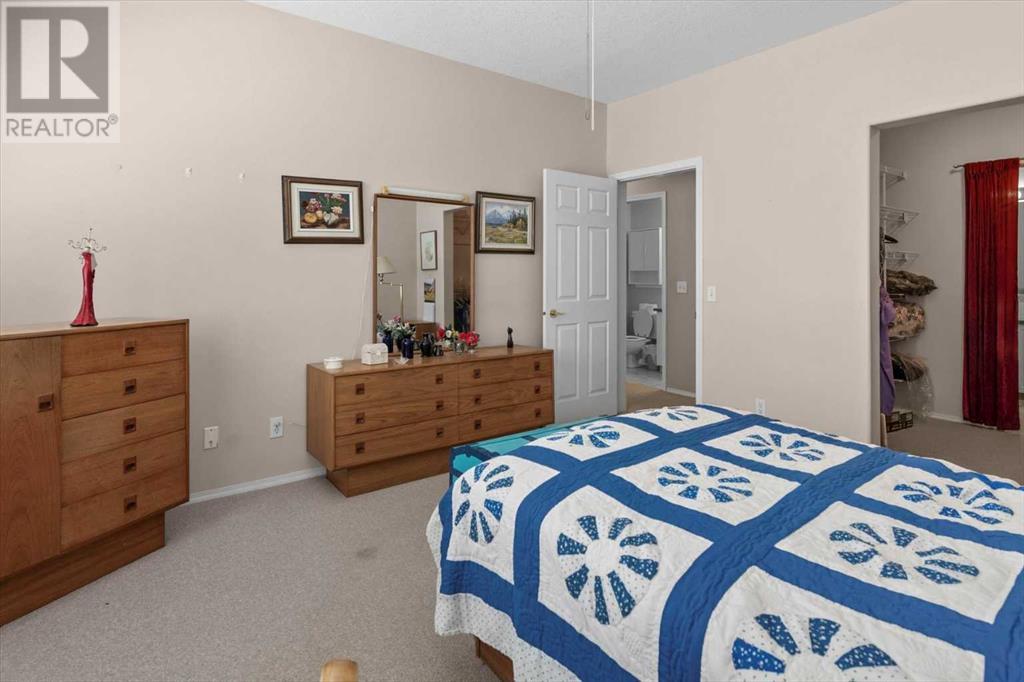 Single Family House for Sale in    Street SW Glenbrook Calgary 