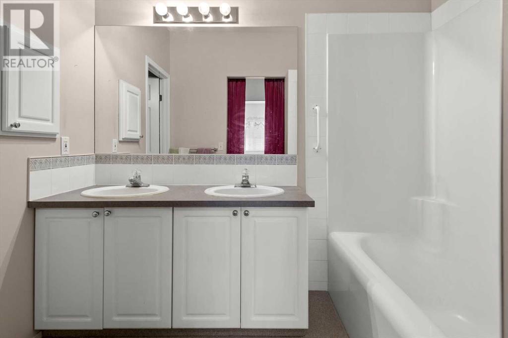 Single Family House for Sale in    Street SW Glenbrook Calgary 