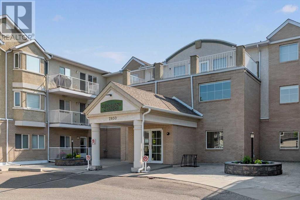 Single Family House for Sale in    Street SW Glenbrook Calgary 