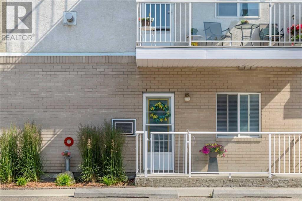 Single Family House for Sale in    Street SW Glenbrook Calgary 