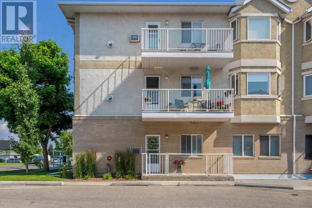 Single Family House for Sale in    Street SW Glenbrook Calgary 