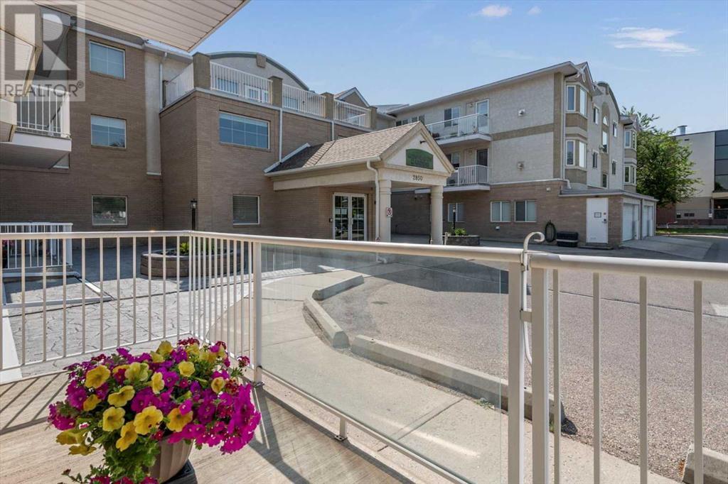 Single Family House for Sale in    Street SW Glenbrook Calgary 