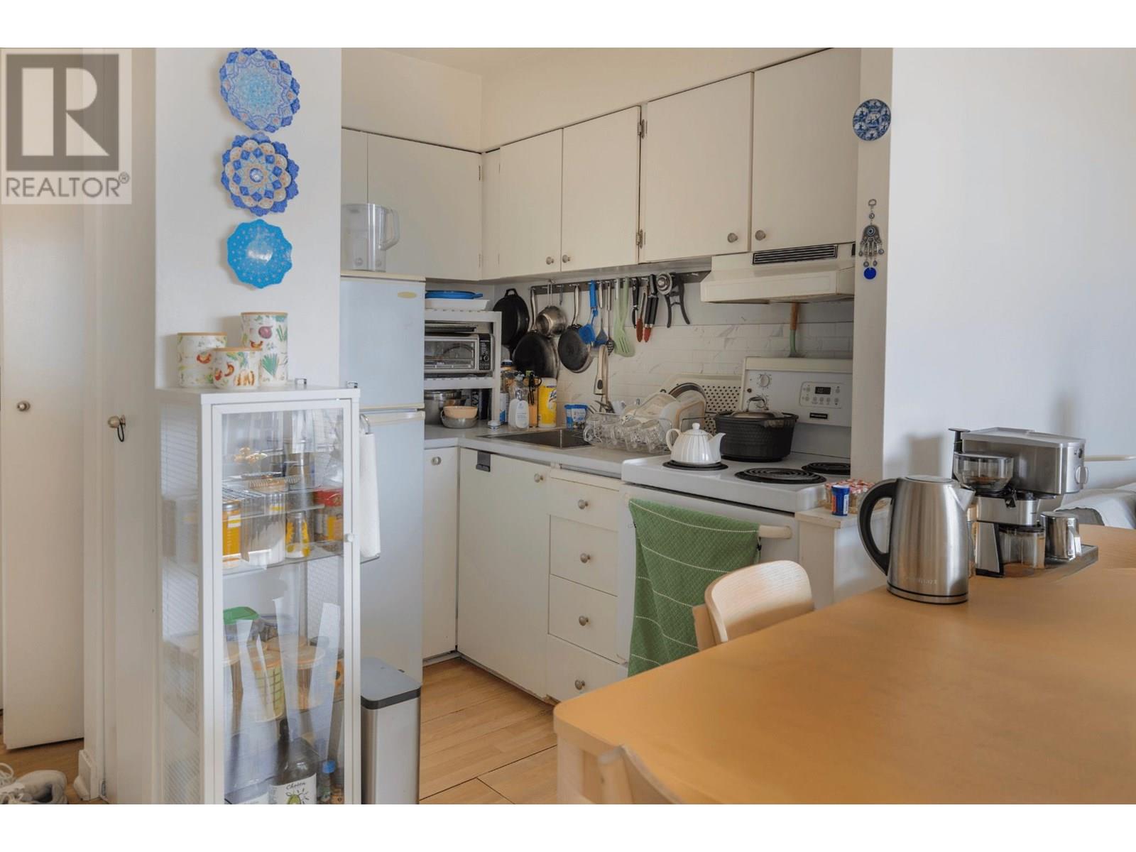 Photo 7 of 1707 1251 Cardero Street, Vancouver BC