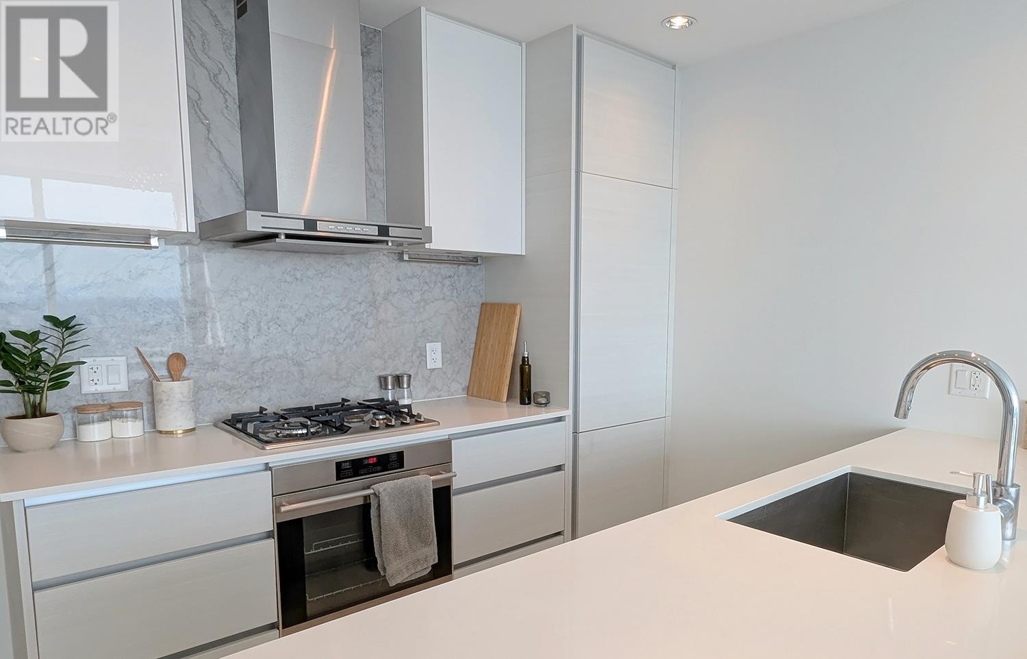 Photo 3 of 5101 4670 Assembly Way, Burnaby BC