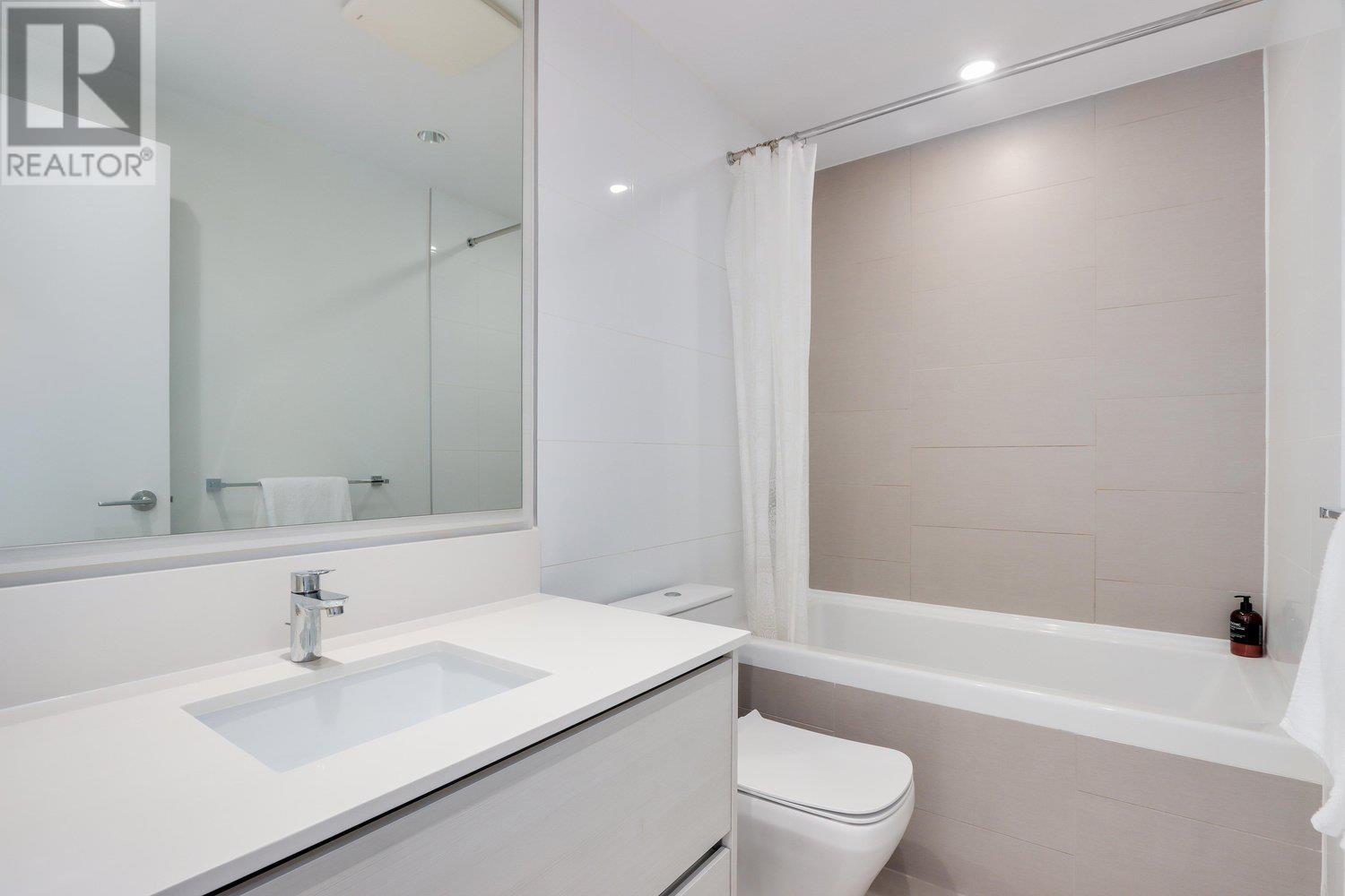 Photo 2 of 5101 4670 Assembly Way, Burnaby BC
