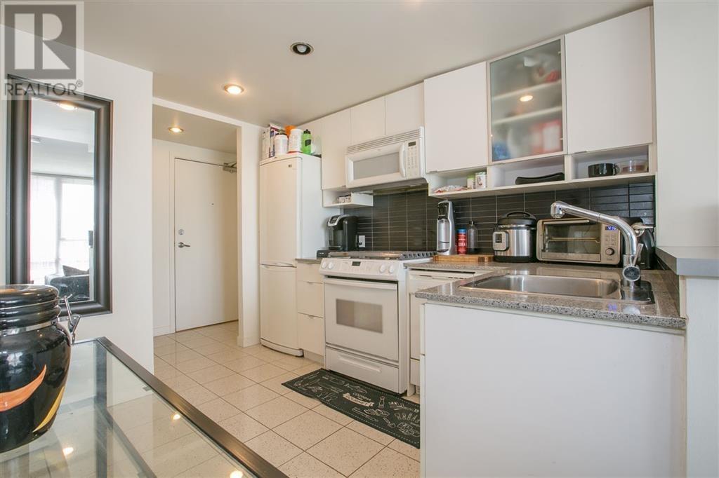 Photo 3 of 1201 928 Beatty Street, Vancouver BC
