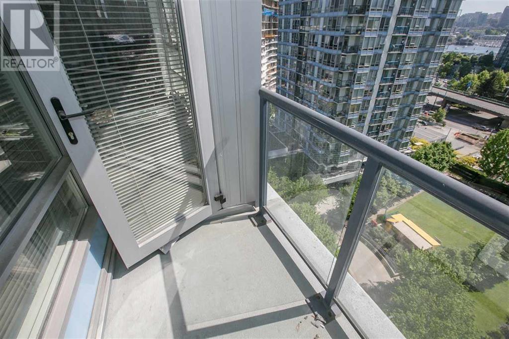 Photo 4 of 1201 928 Beatty Street, Vancouver BC