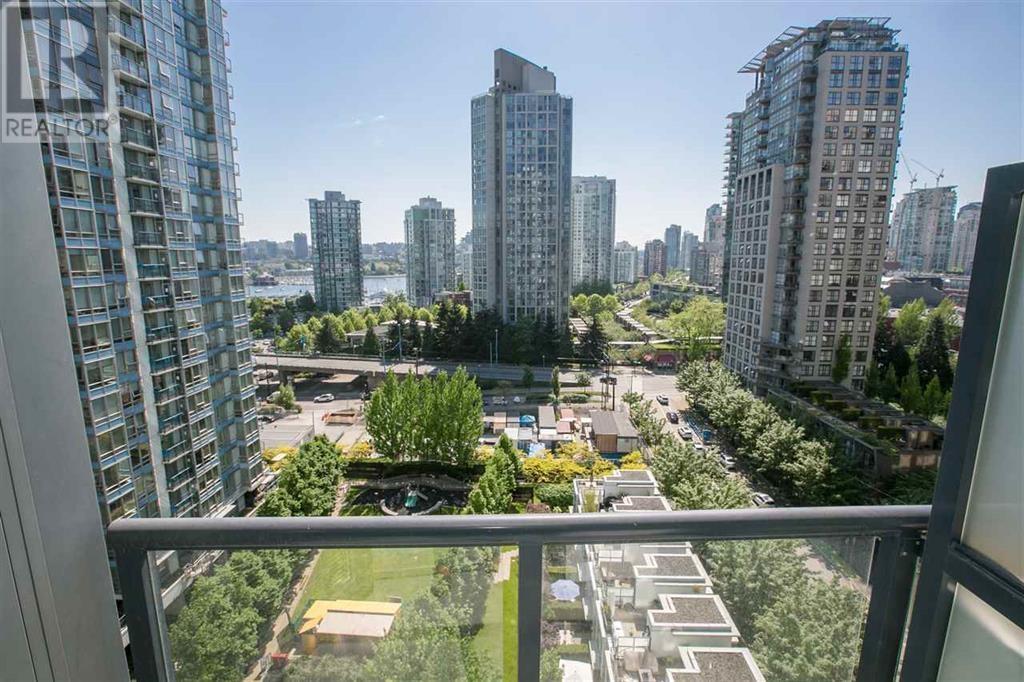 Photo 5 of 1201 928 Beatty Street, Vancouver BC