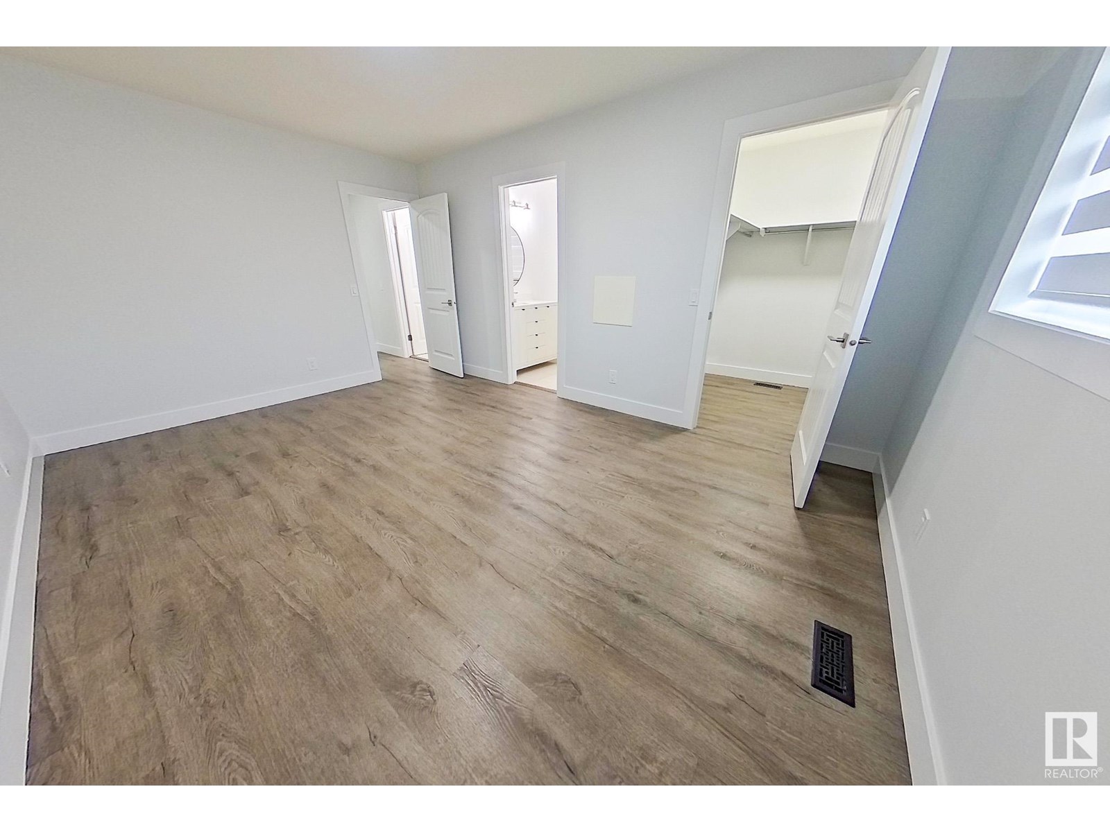 Photo 25 of 18927 95 A Av Nw, Edmonton AB