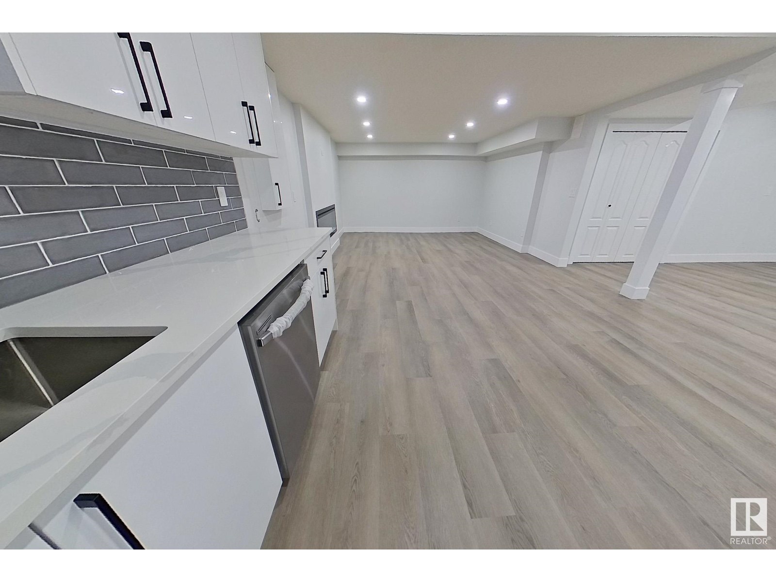 Photo 34 of 18927 95 A Av Nw, Edmonton AB