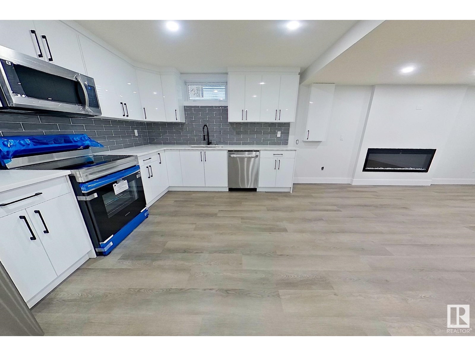 Photo 31 of 18927 95 A Av Nw, Edmonton AB