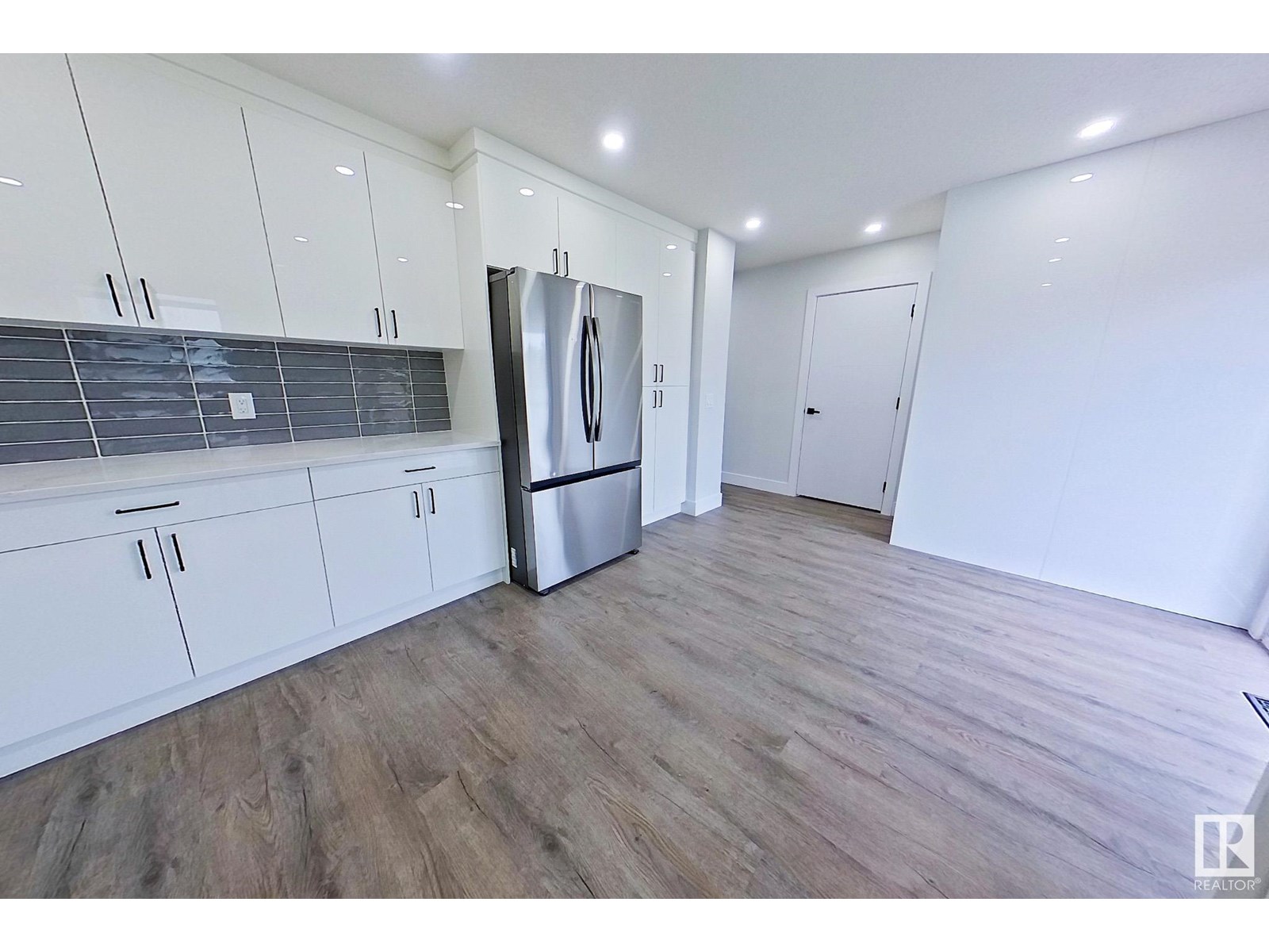 Photo 16 of 18927 95 A Av Nw, Edmonton AB