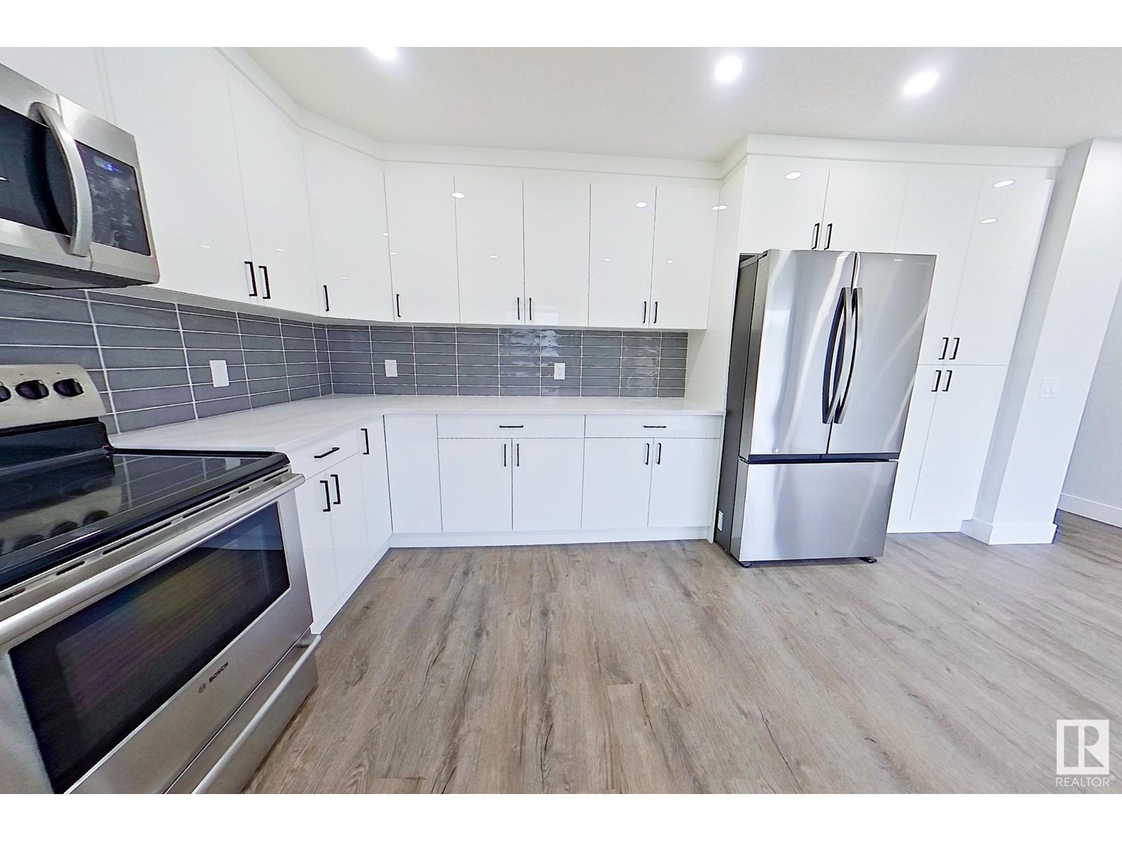 Photo 15 of 18927 95 A Av Nw, Edmonton AB