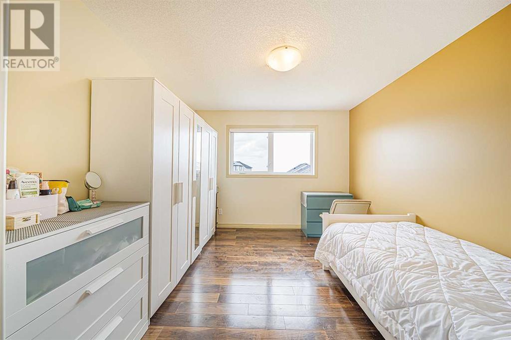 Single Family House for Sale in  Sherwood Boulevard NW Sherwood Calgary 