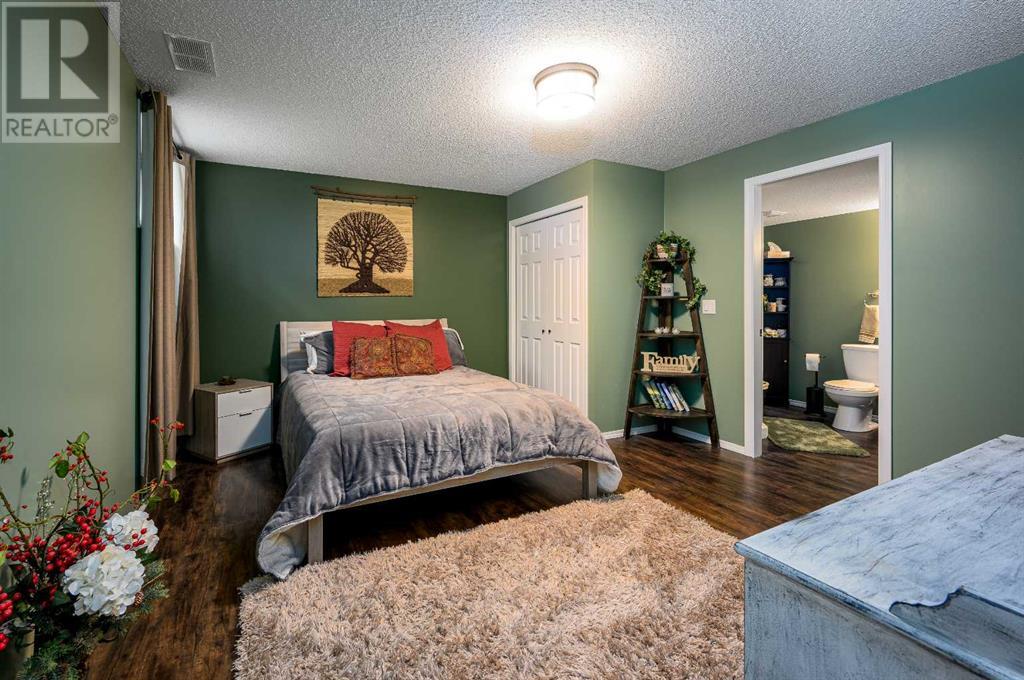 Single Family House for Sale in  Citadel Mesa Close NW Citadel Calgary 